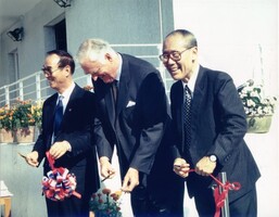 Professor Geping QU, Sir John SWIRE and HKU Vice Chancellor Gungwu WANG opening SWIMS